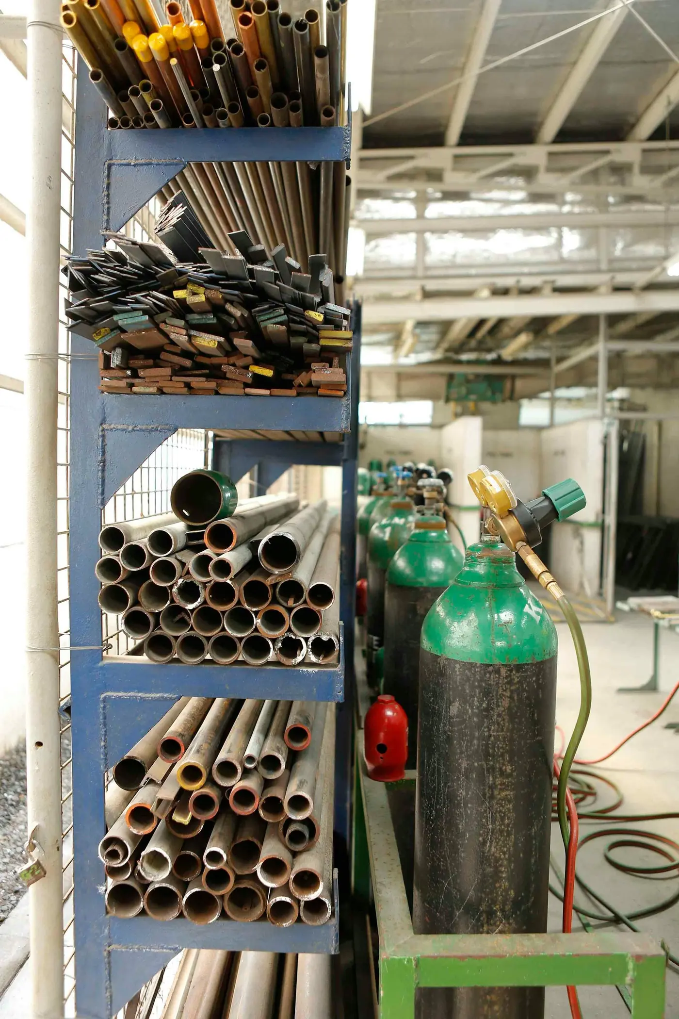GUSPOL — magazyn butli i sprzętu BHP, Bolesławiec